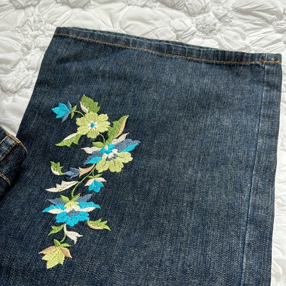 BANDOLINO Dark Blue Jeans with Embroidered Floral appliqués🪻🪷🌺Size 12 - Picture 2 of 7